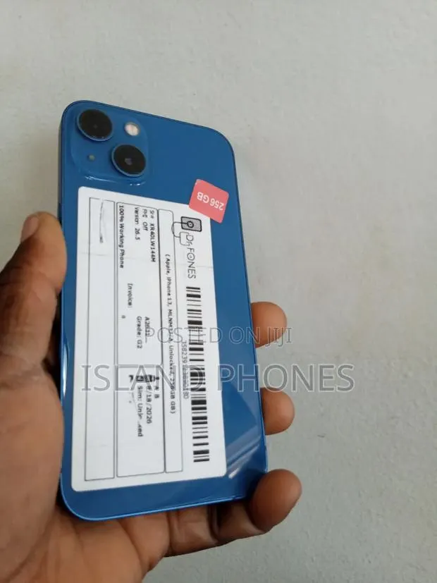 Apple iPhone 13 256 GB Blue · Photo 1
