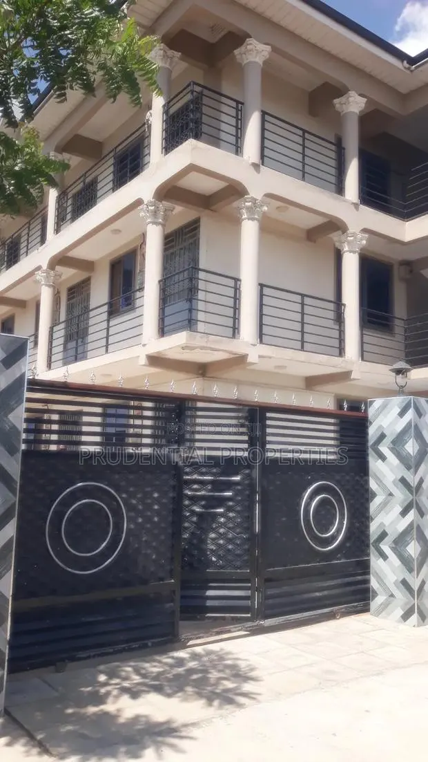 15bdrm House in Accra Metropolitan for sale · Photo 1