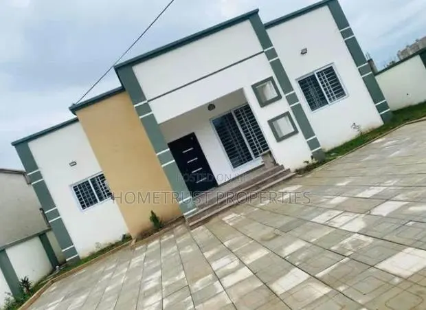 3bdrm House in Amasaman Sapeiman for sale · Photo 1