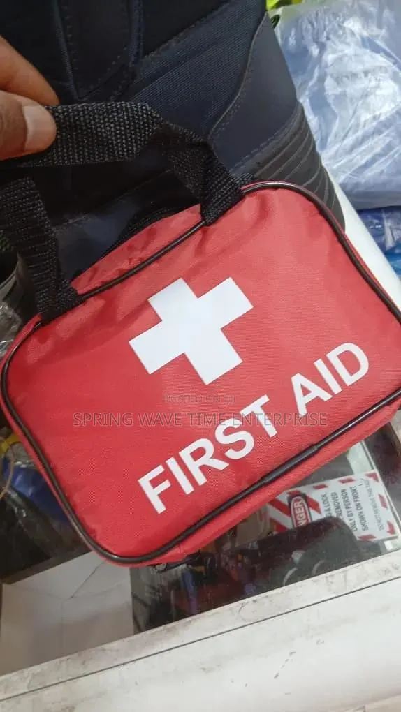 Small Size First Aid Box · Photo 1
