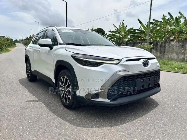 Toyota Frontlander 2.0 Petrol FWD 2022 White · Photo 1