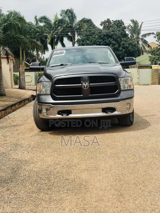 RAM 1500 2018 Gray · Photo 1