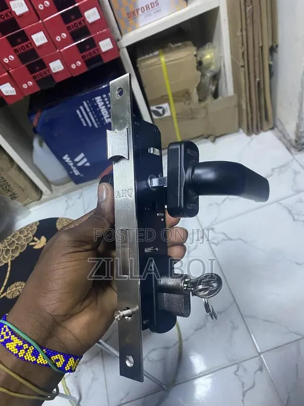 Glass Lock (153 30mm) · Photo 1