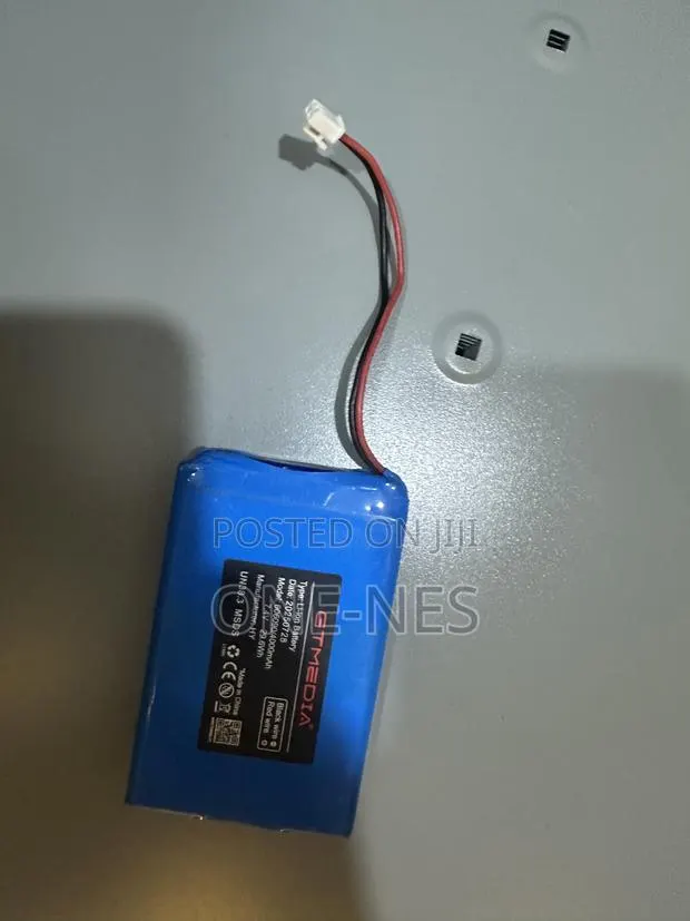 V8 and Gtmedia Finder Battery · Photo 1