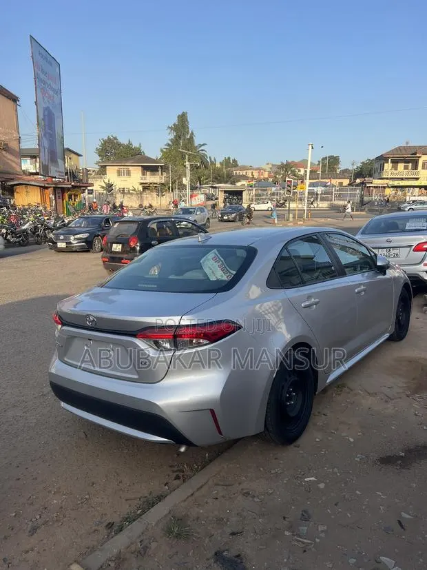 Toyota Corolla L 2020 Silver · Photo 1