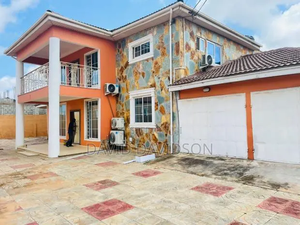 6bdrm Mansion in Executive 6 Bedroom, Tema Metropolitan for rent · Photo 1