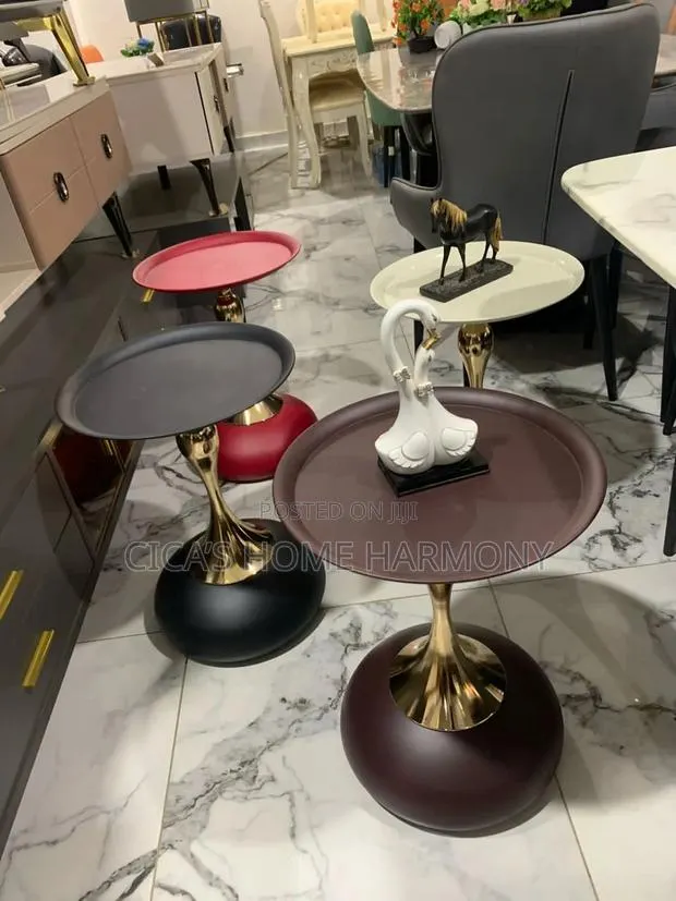 Side / Accent Table · Photo 1