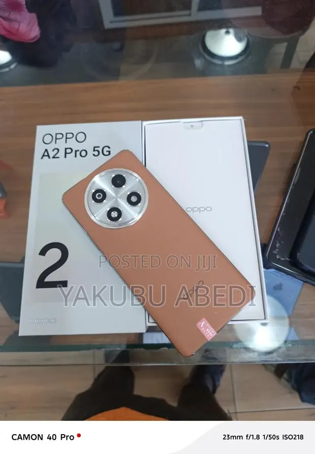 New Oppo A2 Pro 256 GB Bronze · Photo 1