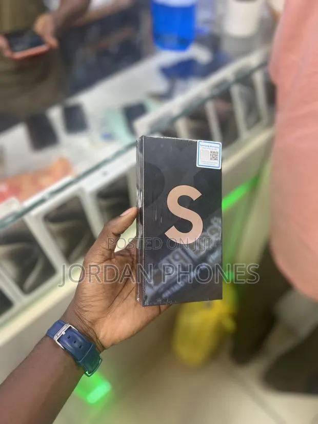 New Samsung Galaxy S22+ 5G 256 GB Gold · Photo 1