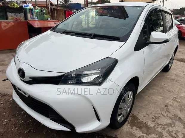 Toyota Vitz 1.3 AWD 3dr 2015 White · Photo 1