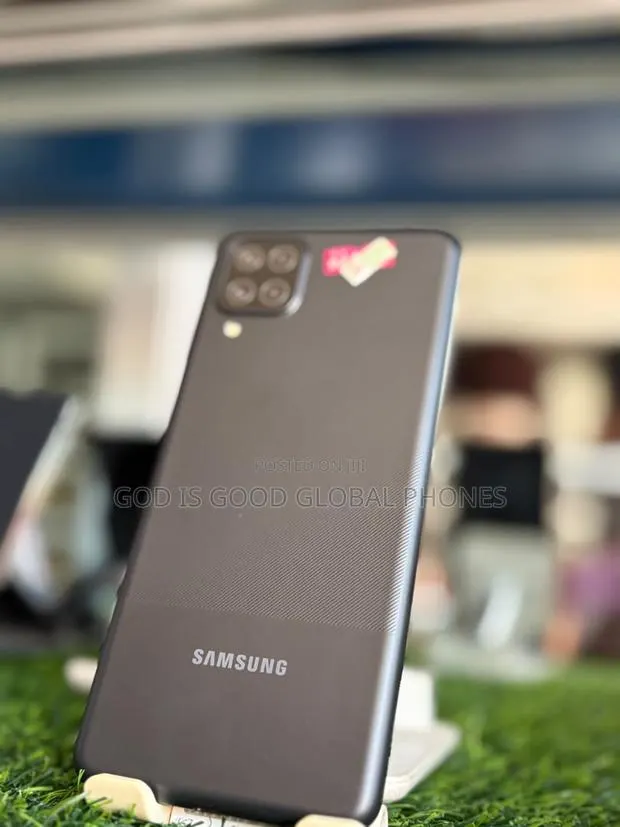 Samsung Galaxy A12 64 GB Black · Photo 1