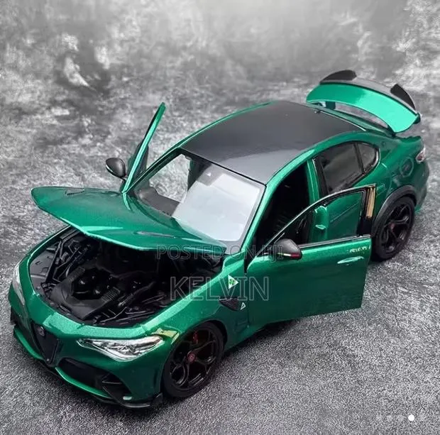 1:18 Realistic Metalic/Alloy Cars · Photo 1