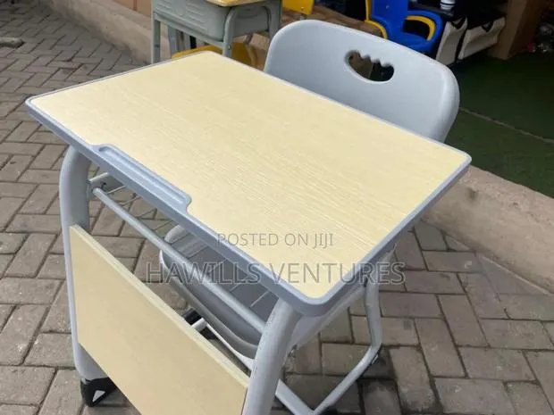 Table and Chair · Photo 1