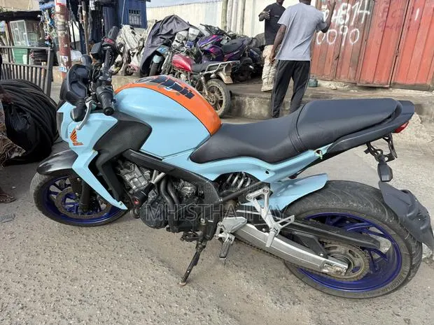 Honda CB 2018 Blue · Photo 1
