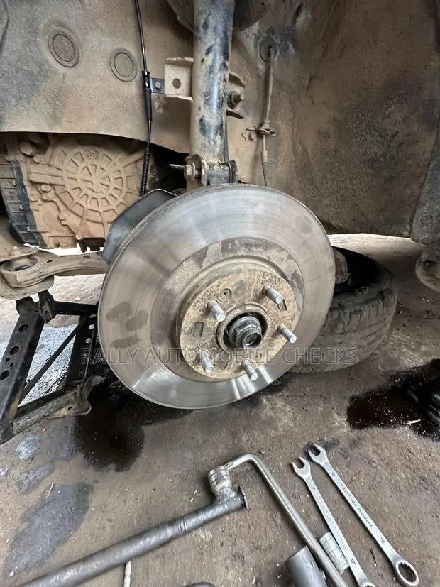 Change Your Brake Pads and Calipers · Photo 1