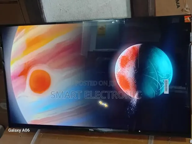 TCL 32” Television – Compact Size With Big Features · Photo 1