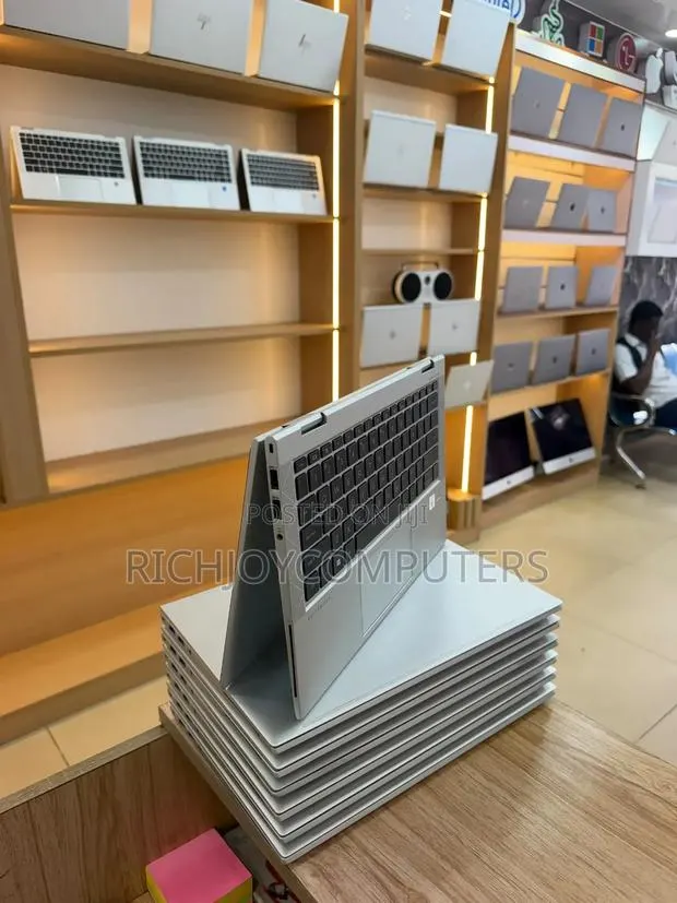 Laptop HP EliteBook 830 G7 16GB Intel Core i7 SSD 256GB · Photo 1