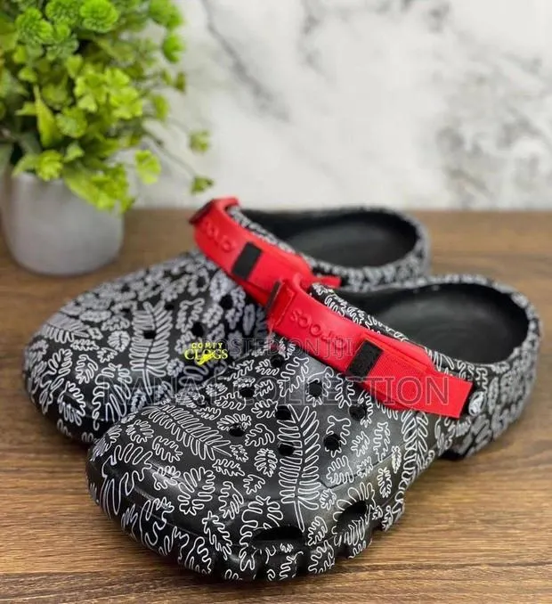 Crocs Classic All Terrain Clog · Photo 1