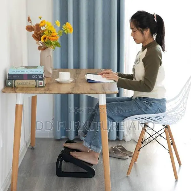 Adjustable Hight Foot Rests Under Desk · Photo 1