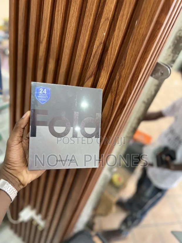 New Samsung Galaxy Z Fold4 512 GB Black · Photo 1