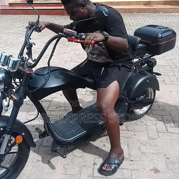 Motorcycle 2025 Black · Photo 1