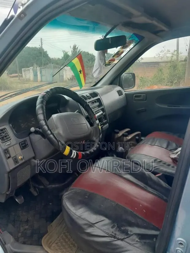 Toyota HiAce 2007 · Photo 1
