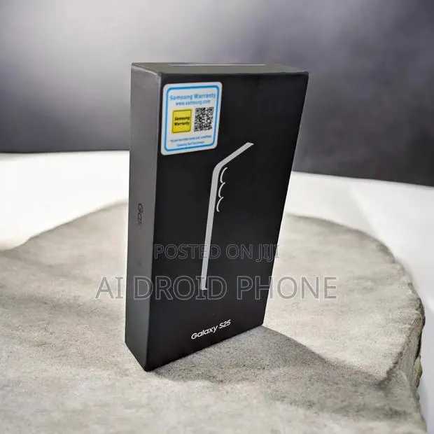 New Samsung Galaxy S25 128 GB Black · Photo 1