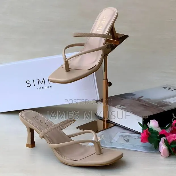 Original Simmons Heels for an Affordable Price · Photo 1