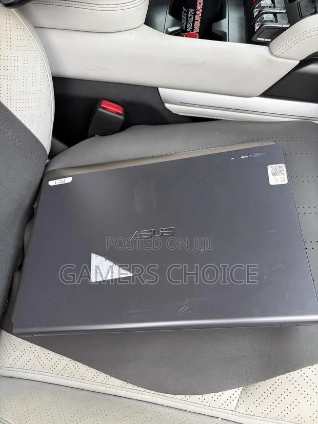 Laptop Asus Vivobook 15 8GB AMD Ryzen 5 SSD 256GB