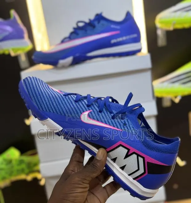 Astroturf /Gym Nike Football Boot · Photo 1