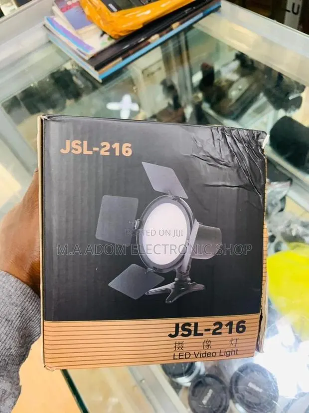 Quality Yet Affordable JSL-216 Led Video Light. · Photo 1