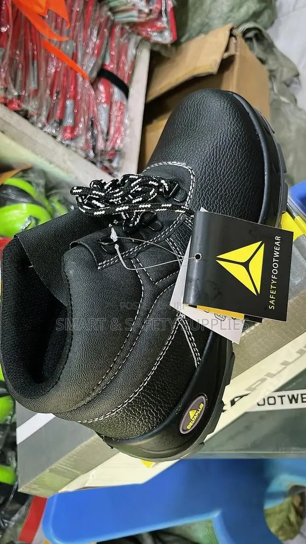 Quality Safety Boots · Photo 1