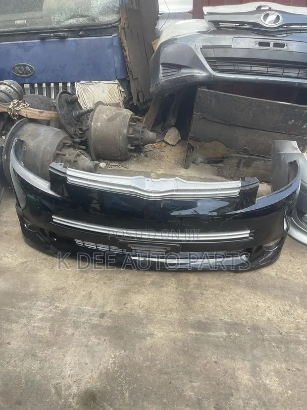 Toyota Voxy 2008 2009 2010 2011 2012 Front Bumper Complete · Photo 1