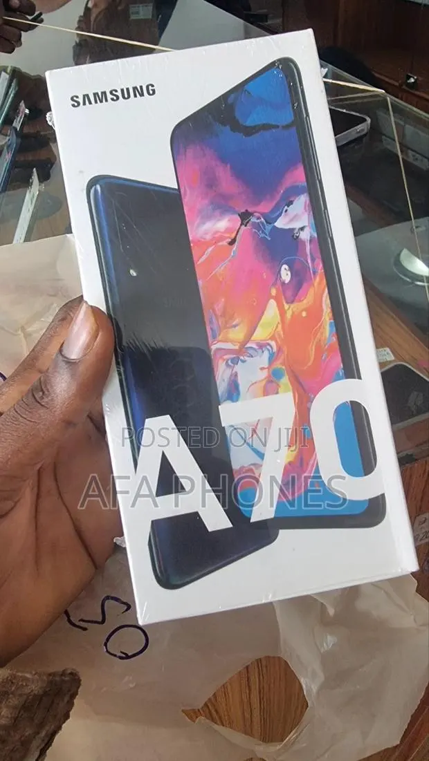 New Samsung Galaxy A70 128 GB Black · Photo 1