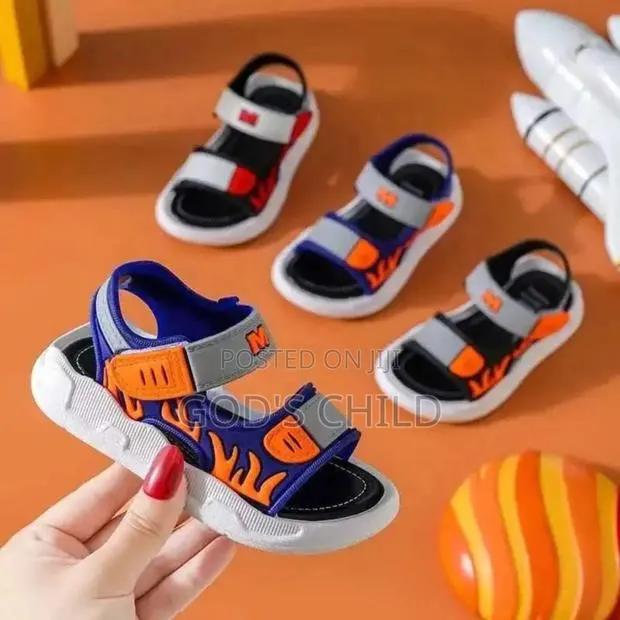 Kids Shoes · Photo 1