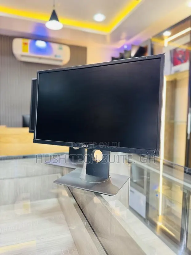 Dell 24” Ips Display Monitor · Photo 1