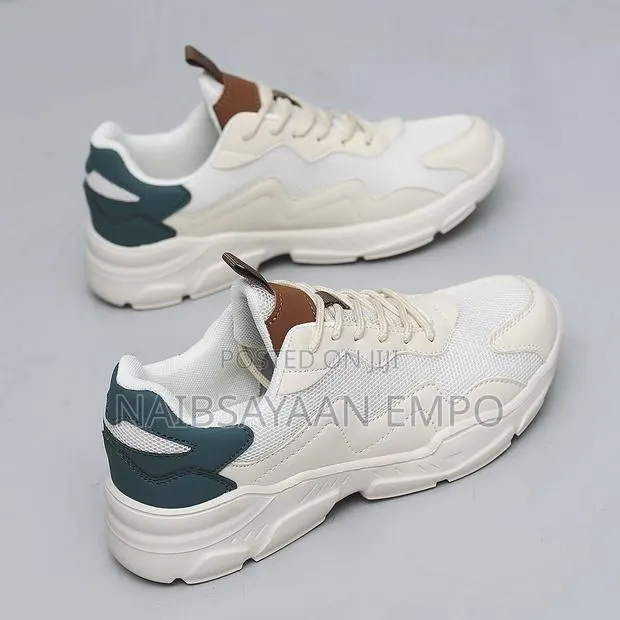 Women Casual Sneakers · Photo 1
