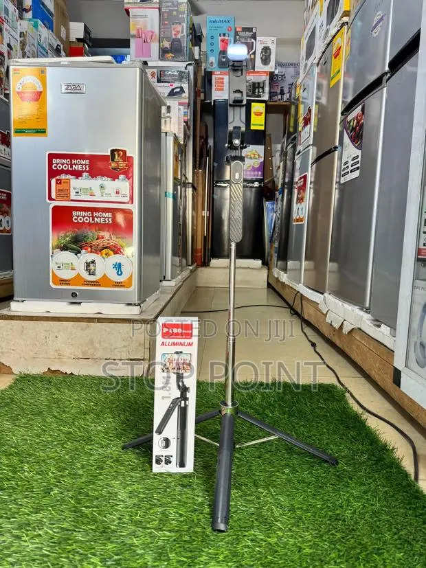 360 Rotating Selfie Stick · Photo 1