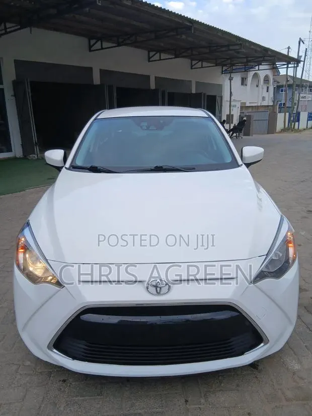 Toyota Yaris iA 1.5 FWD 2018 White · Photo 1