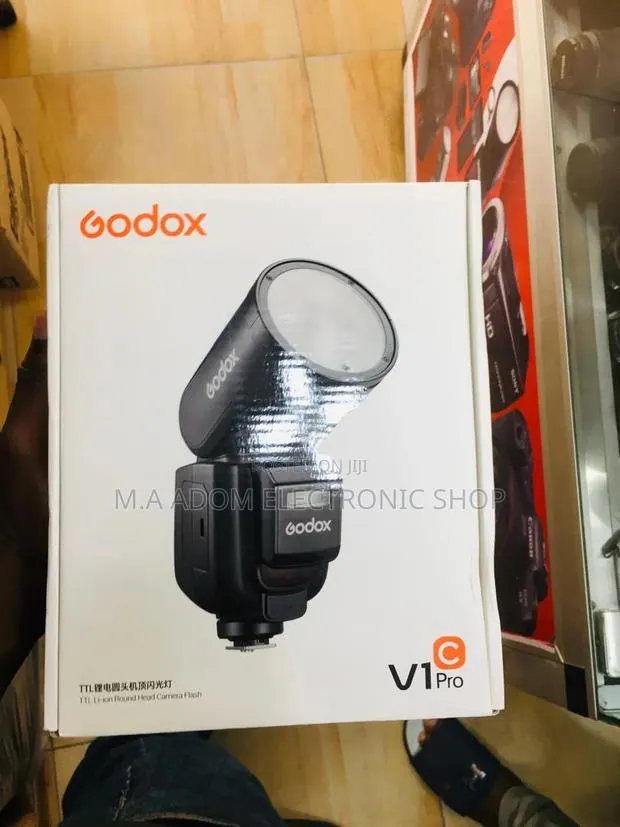 Godox V1 Pro: Unleash Your Lighting Potential · Photo 1