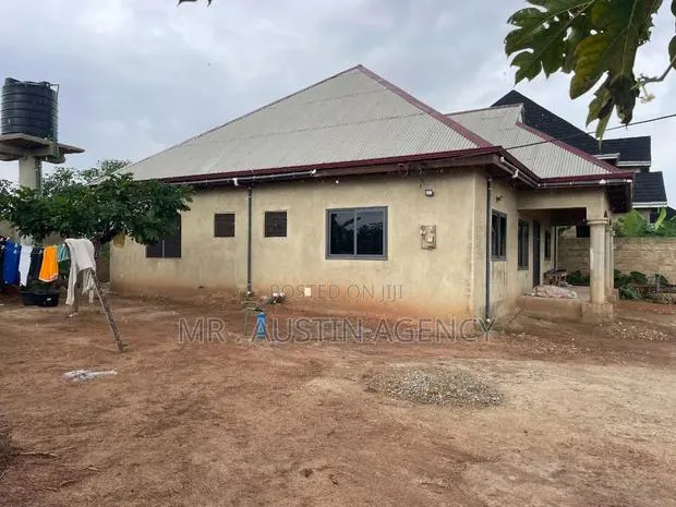 Furnished 4bdrm House in Atwima Kwanwoma for sale · Photo 1