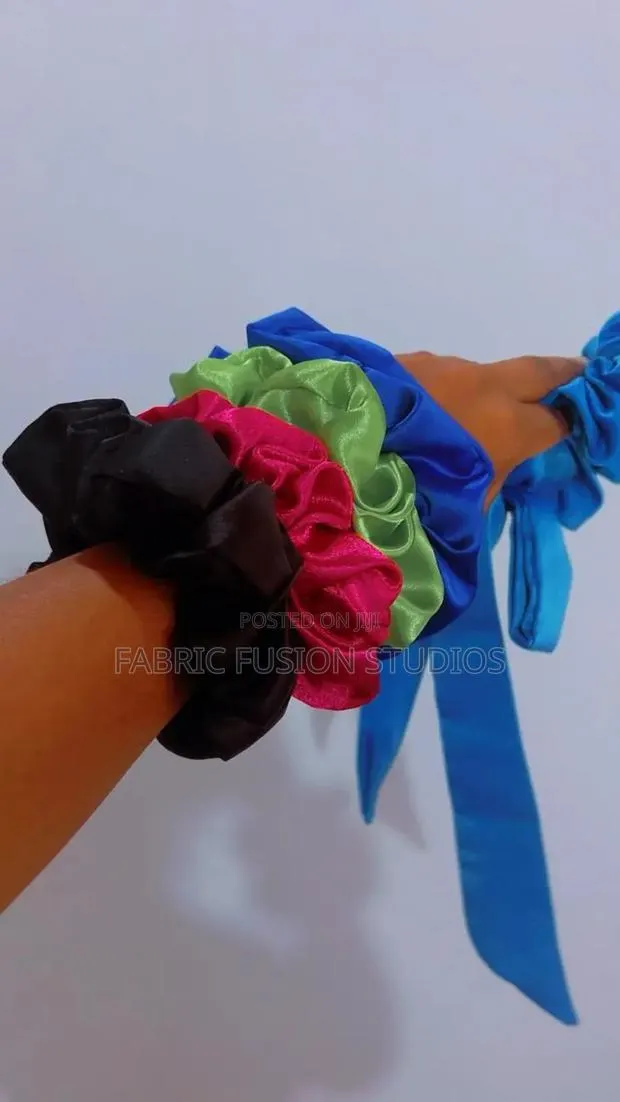 Luxury Silk Scrunchies - Gentle Soft on Your Hair · Photo 1