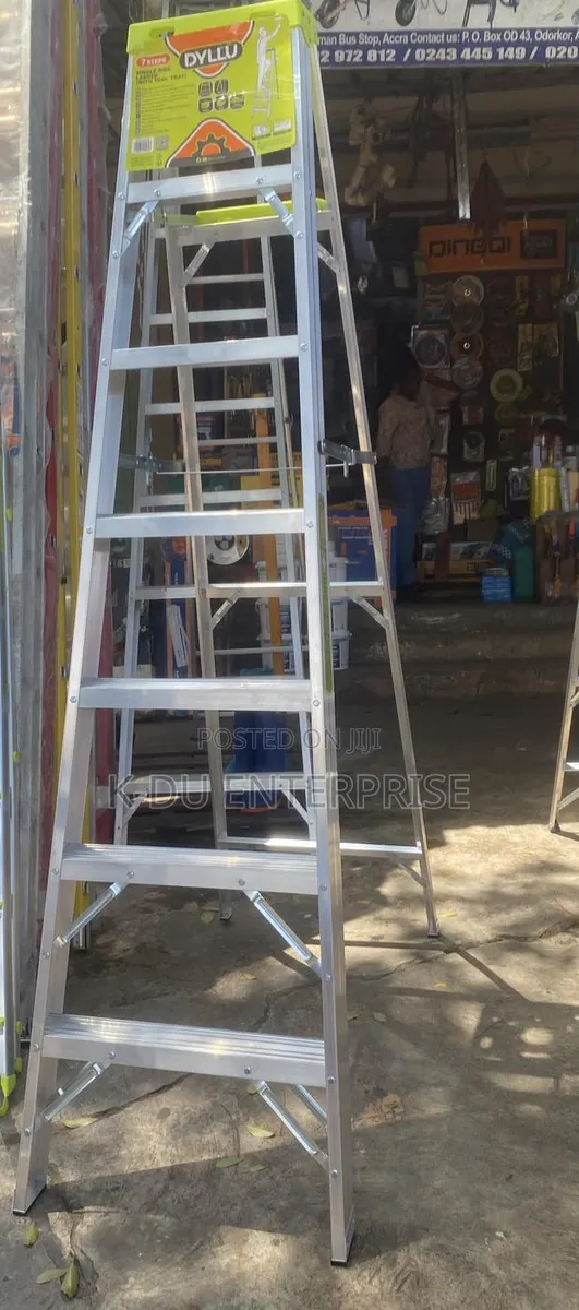Single Side Aluminum Ladder · Photo 1