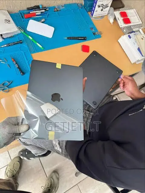 A2681 - A3113 M2 and M3 MacBook Air Screen for Sale · Photo 1