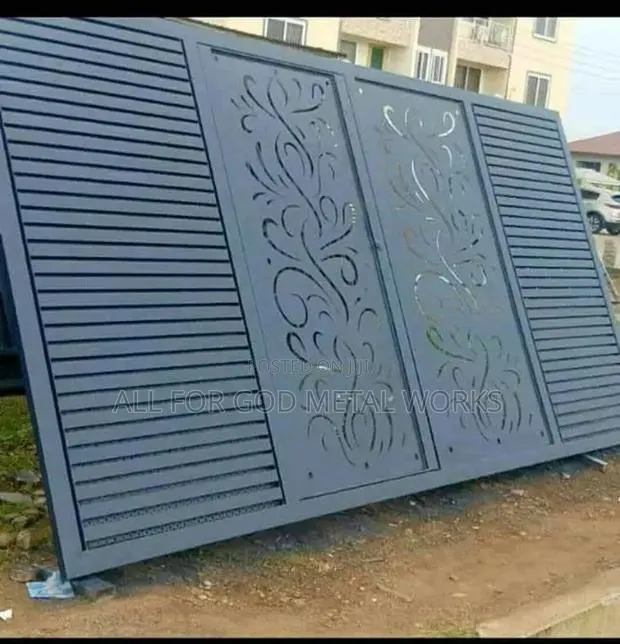 Heavy Gavinniced Gate · Photo 1