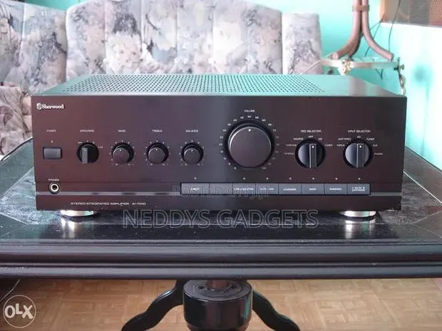 Sherwood AI-7010 Stereo Integrated Amplifier · Photo 1