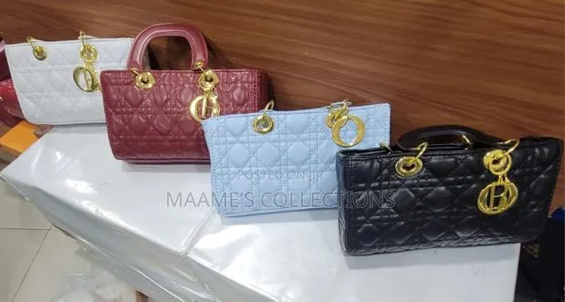 Ladies Designed Handbag With Mini Purse (Some Doesn’T Come With Purse) · Photo 1