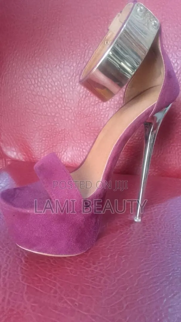 Burgundy Pointy Plat Form Heel · Photo 1