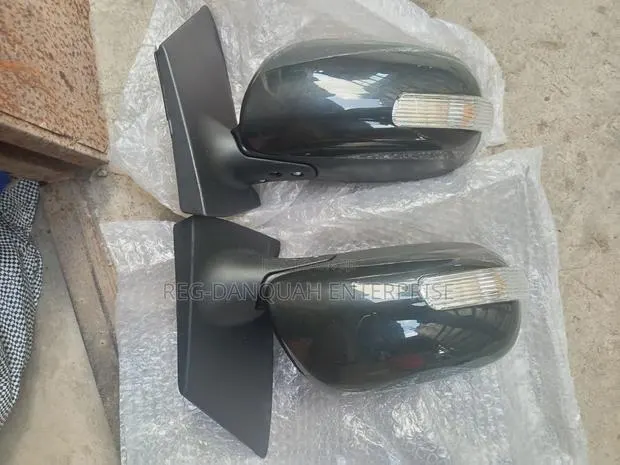 Toyota Yaris 2008 Side Mirror Pair · Photo 1