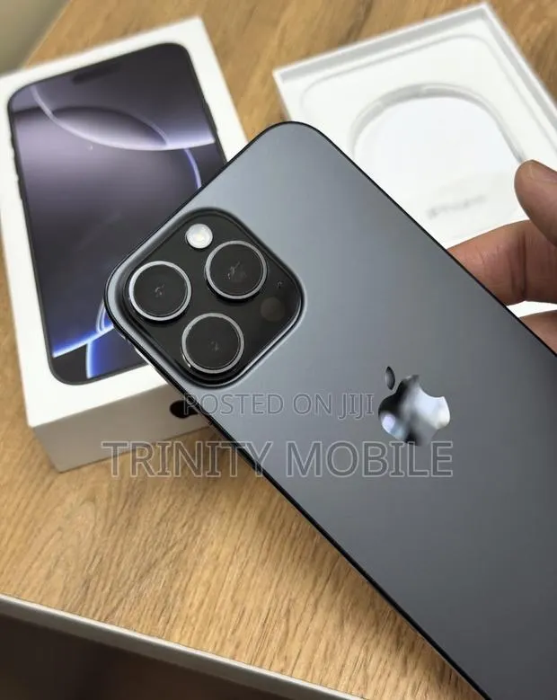 New Apple iPhone 16 Pro Max 1 TB Black · Photo 1